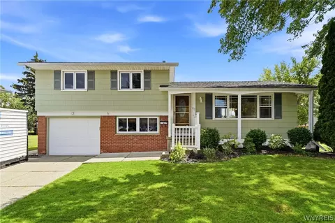 135 Millwood Dr, Tonawanda, NY 14150