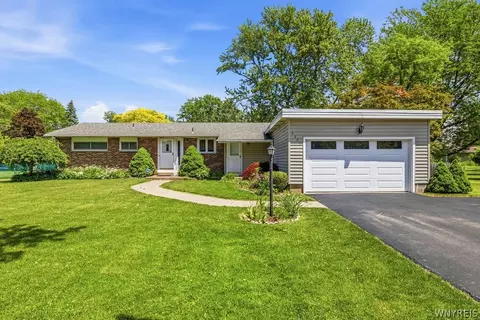 5361 Annover Rd, Lewiston, NY 14092