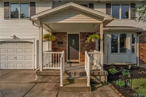 9 Marlee Dr, Tonawanda, NY 14150