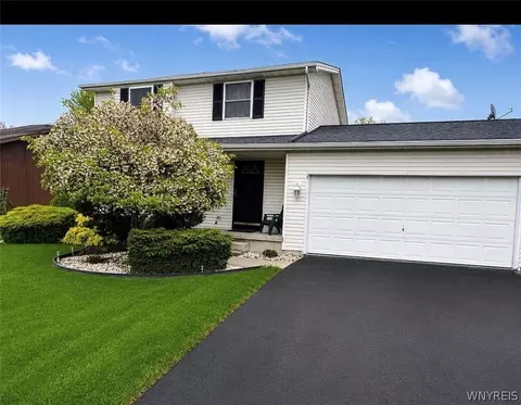 7001 Rebecca Dr, Wheatfield, NY 14304