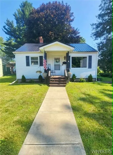 34 West Ave, Salamanca, NY 14779