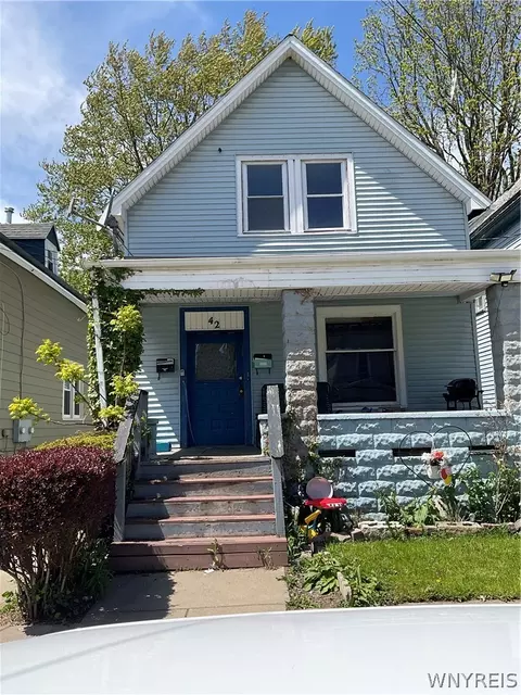 42 Princeton Pl, Buffalo, NY 14210