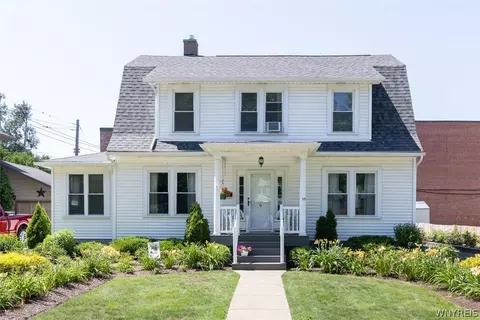15 Park Blvd, Lancaster, NY 14086