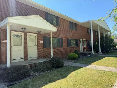 1699 Orchard Park Rd, West Seneca, NY 14224