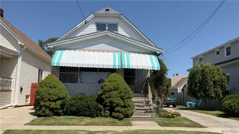 131 Willowlawn Pkwy, Cheektowaga, NY 14206