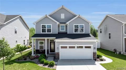 136 Lynette Ln, Amherst, NY 14228