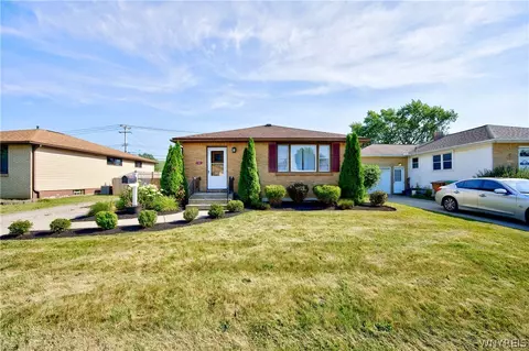 305 Lydia Ln, Cheektowaga, NY 14225