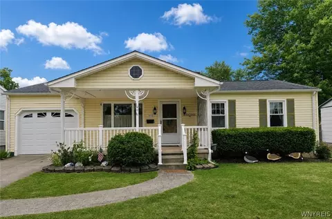 315 Desmond Dr, Tonawanda, NY 14150