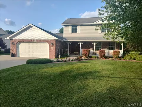1616 Lakeview Rd, Lake View, NY 14085