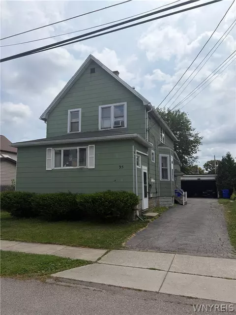 35 Bellwood Ave, West Seneca, NY 14224