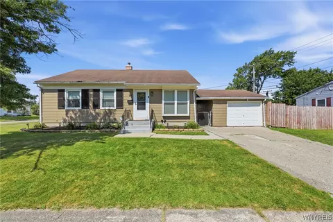 84 Harvington Rd, Tonawanda, NY 14150