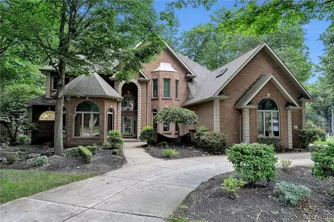 9683 Cobblestone Dr, Clarence, NY 14031