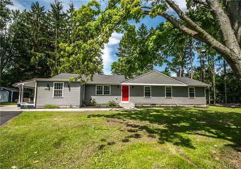 2964 Rosemarie Cir, Newfane, NY 14108