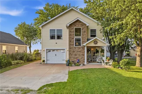 2463 Lake Rd, Porter, NY 14131