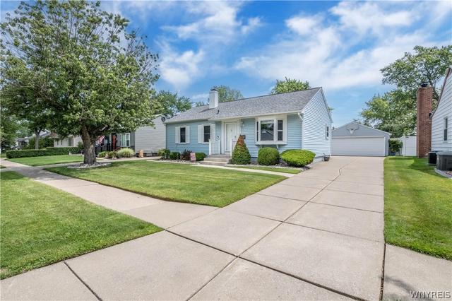33 Westbourne Dr, Tonawanda, NY 14150