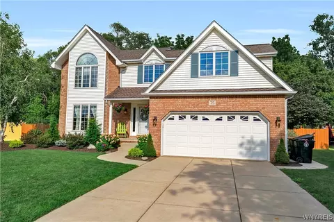 75 Michaels Walk, Lancaster, NY 14086