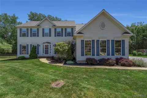 63 Levin Ln, East Amherst, NY 14051