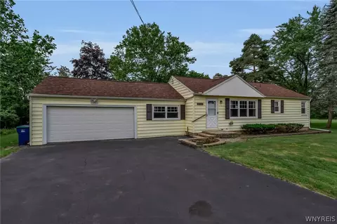 4906 Meyer Rd, Pendleton, NY 14120