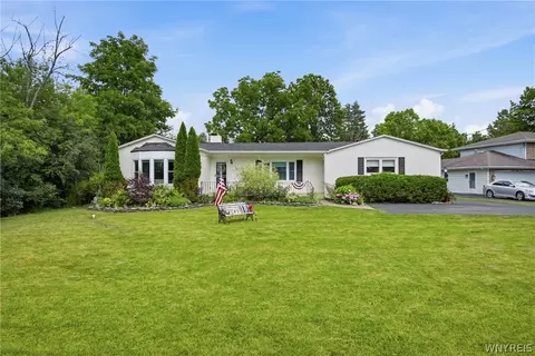 4049 River Rd, Youngstown, NY 14174