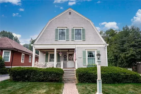 256 Pleasant Ave, Hamburg, NY 14075