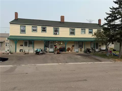 6 Springfield Dr #D, Cheektowaga, NY 14225