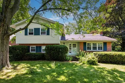 702 Ridge Rd, Lewiston, NY 14092
