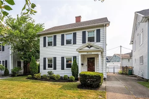 11 North Dr, Buffalo, NY 14216