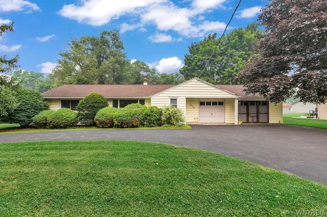 5858 N Kline Rd, Lewiston, NY 14092