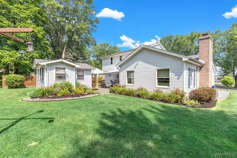 Exterior - 10875 Howe Rd, Clarence, NY 14031 photo 4 of 8