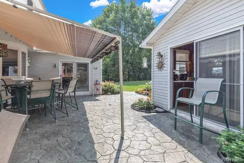 Exterior - 10875 Howe Rd, Clarence, NY 14031 photo 2 of 8