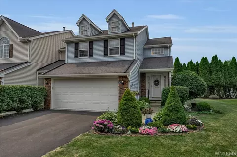 31 Hillcrest Hts, West Seneca, NY 14224