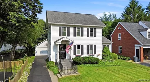 37 Anderson Pl, Hamburg, NY 14075