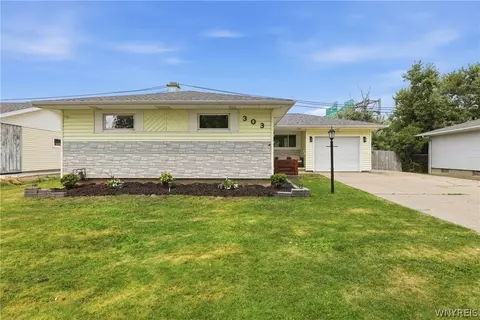 303 Woodgate Rd, Tonawanda, NY 14150