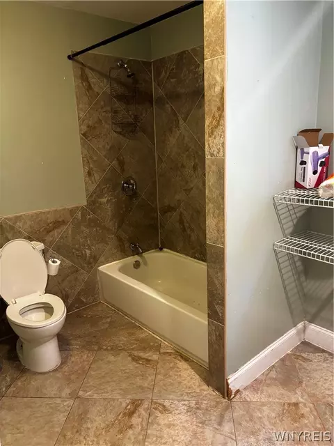 Bath - 100 E Doughty St, Dunkirk, NY 14048 photo 5 of 6