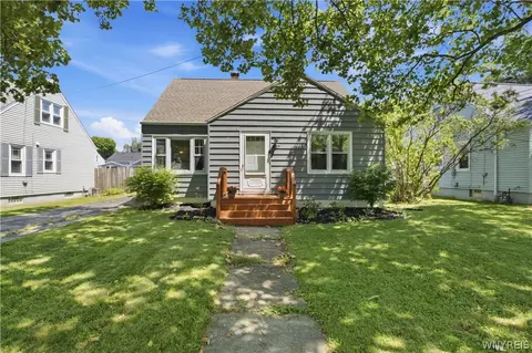 707 81st St, Niagara Falls, NY 14304
