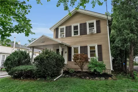 192 Pine St, Lockport, NY 14094