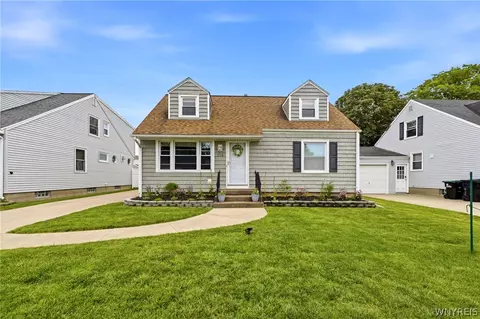 114 Sherwin Dr, Tonawanda, NY 14150
