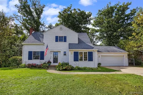758 Pasadena Ave, Niagara Falls, NY 14304