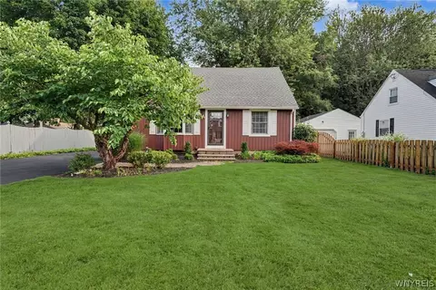 6334 Dorchester Rd, Lockport, NY 14094