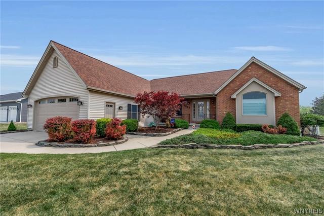 3921 Wildwing Dr, Wheatfield, NY 14120