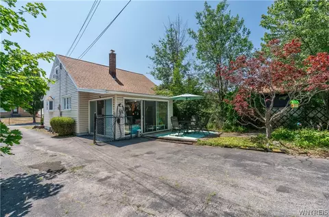 Exterior - 153 Eiseman Ave, Buffalo, NY 14217 photo 8 of 10