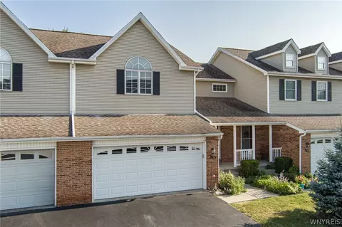 362 Forest Edge Dr, East Amherst, NY 14051