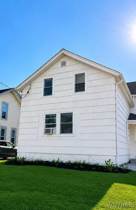 271 Church St, Lockport, NY 14094