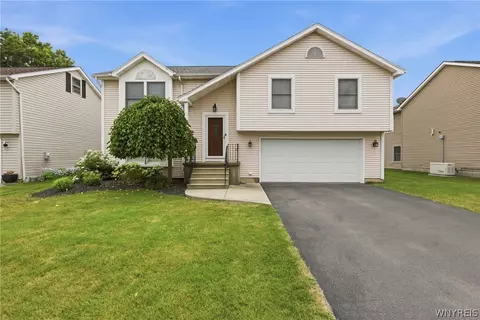 76 Doehaven Cir, Depew, NY 14043