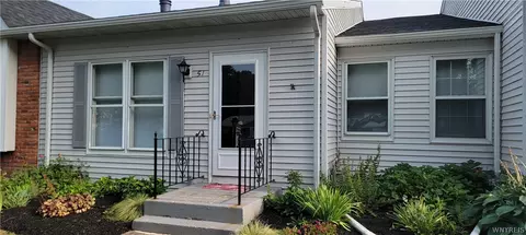 51 The Cmn, Lockport, NY 14094