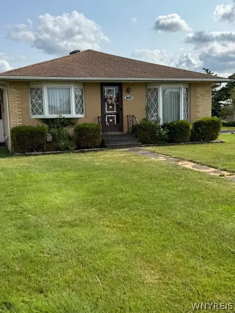 809 George Urban Blvd, Cheektowaga, NY 14225