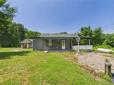 5443 Pigtail Rd, Friendship, NY 14739