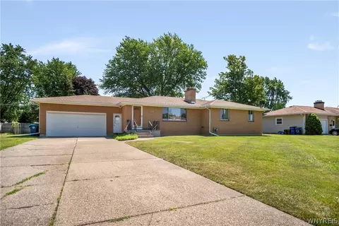 154 Bellingham Dr, Amherst, NY 14221