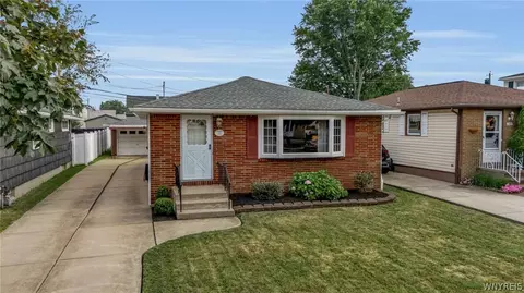 149 Desmond Dr, Tonawanda, NY 14150