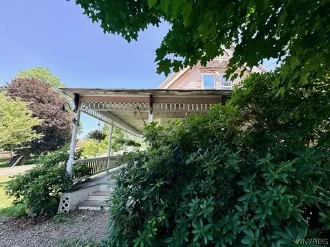 16 E Water St, Friendship, NY 14739